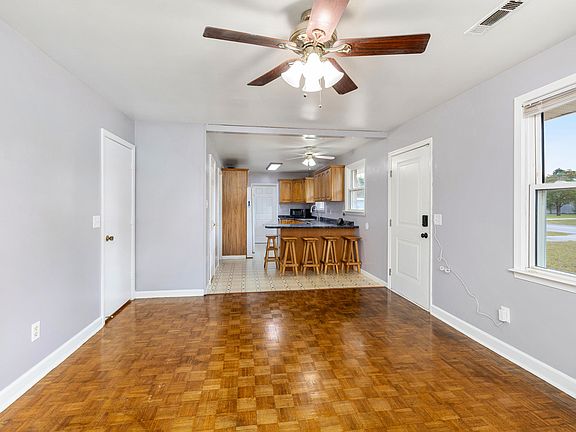 5th image of 2629 Hilldale Dr
