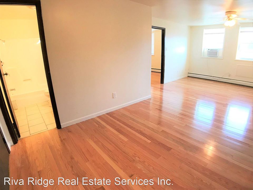1st image of 948 4th Ave #203