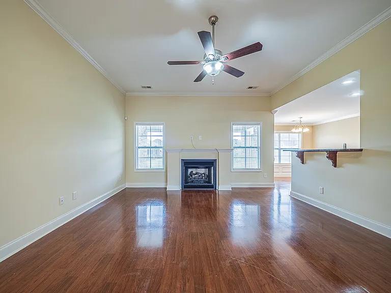 2740 Foxcroft Cir — Photo 9