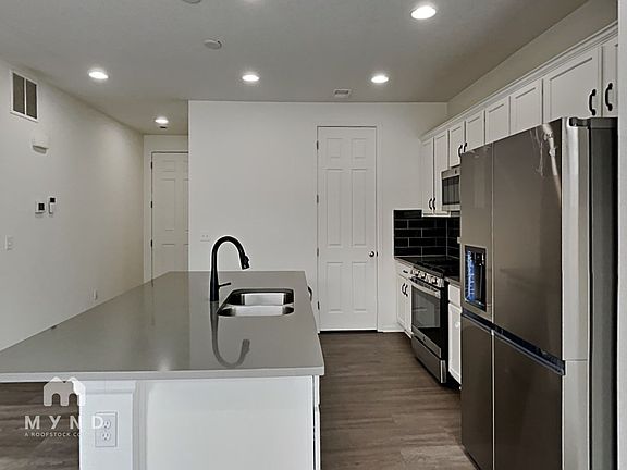 4th image of 9732 Truckee St