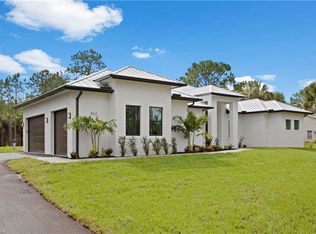 463 11th St SW, Naples, FL 34117