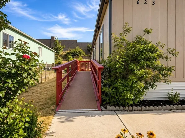 623 Lonetree Ln, Richland, WA 99352