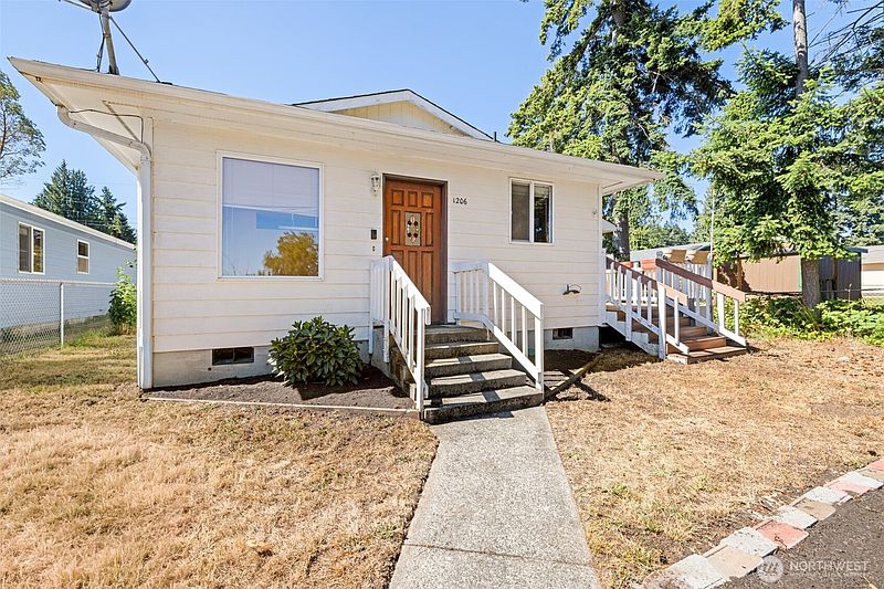 3rd image of 1206 W 15th Street