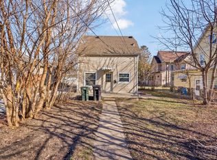309 W 10th St, Cedar Falls, IA 50613