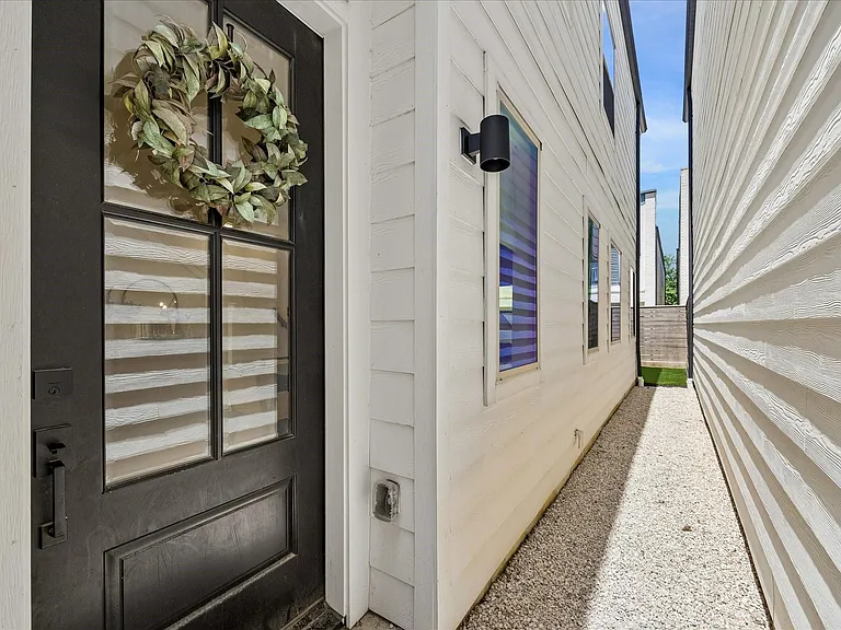 852 Fisher St #C — Photo 7
