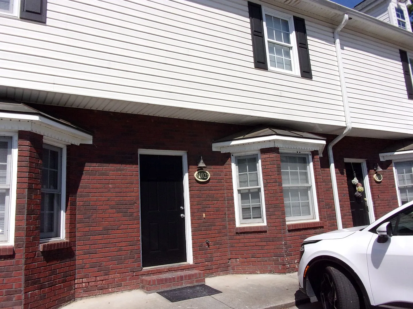 Beautifully Updated 2 Bedroom 2 Bath Townhome Minutes to Downtown Rock Hill — Photo 2