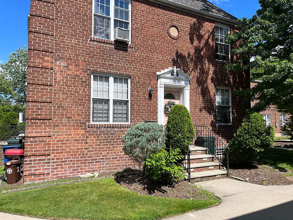 1st image of 208-12A 39th Ave #1