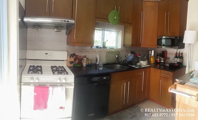 Rented by Alexiou Realty | media 5