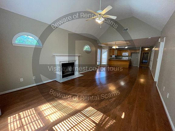 5th image of 316 Camden Cove Cir