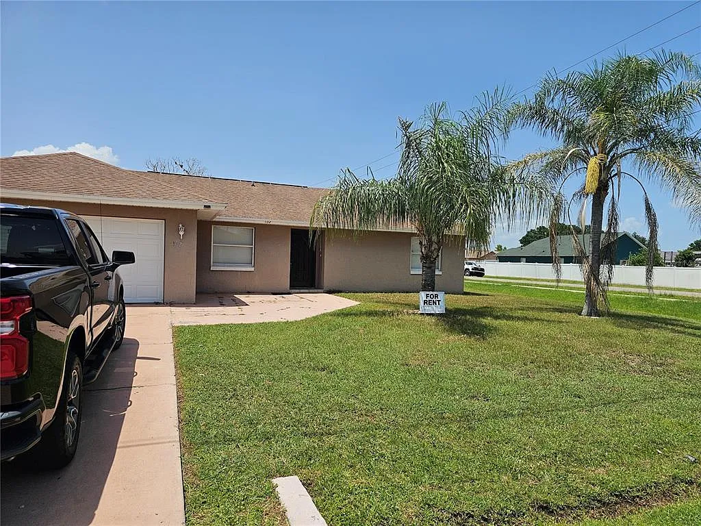 3 bed, 2.0 bath, 1053 sqft, $1,600 — Photo 4