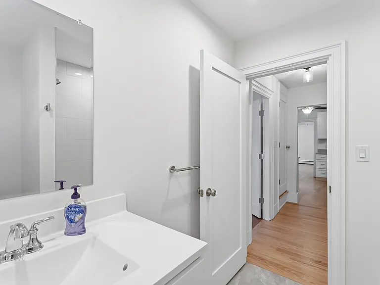 230 Adams St — Photo 9