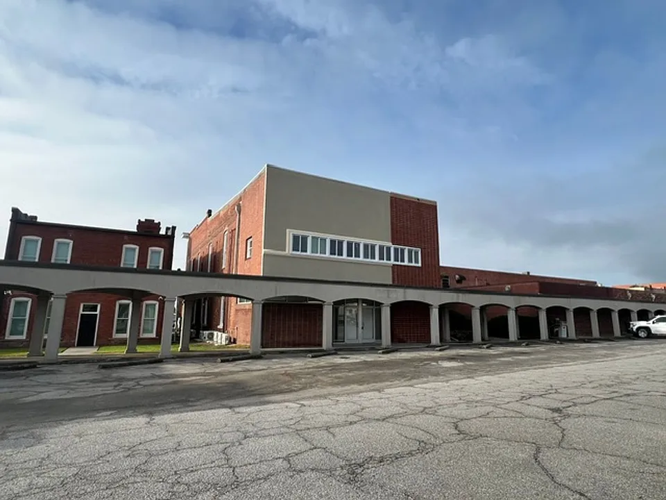 114 Nassau Pl
