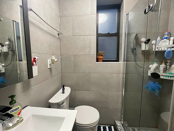 4th image of 395 Woodbine St #1F