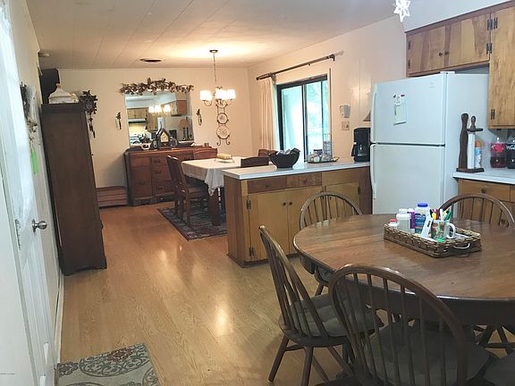 3rd image of 125 Willis Dr