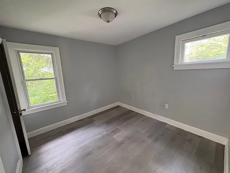 4621 Denmark Ave — Photo 7