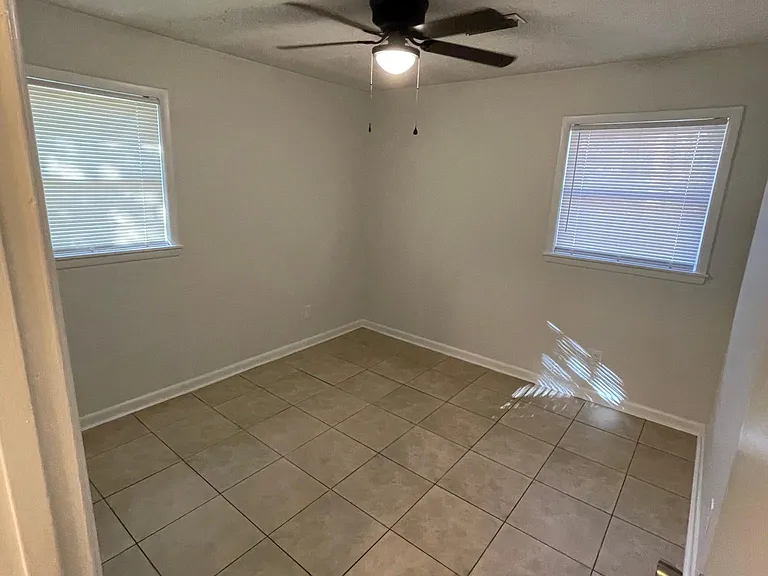 802 Lakeland Dr — Photo 10