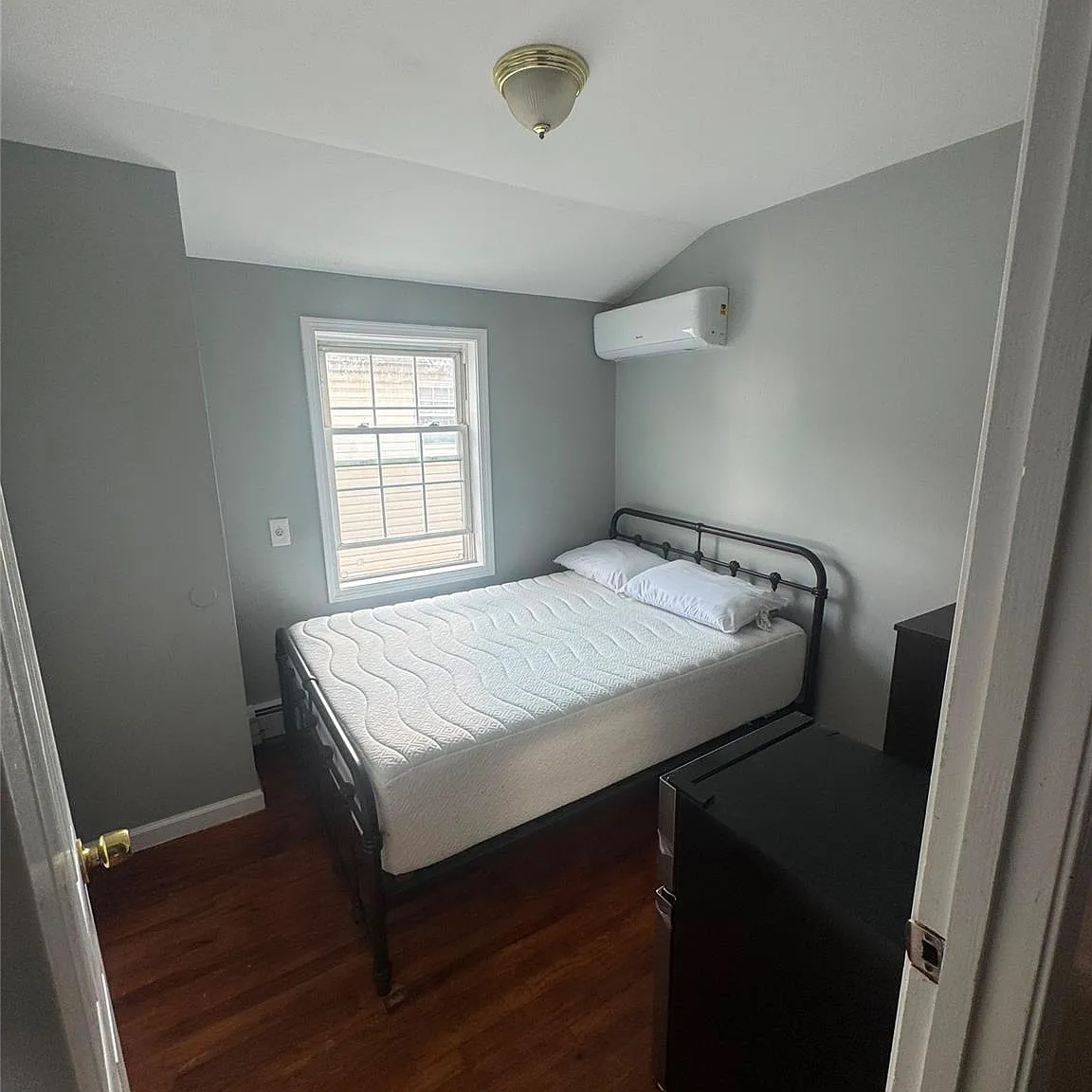 3 bed, 2.0 bath, 2380 sqft, $1,500 — Photo 1