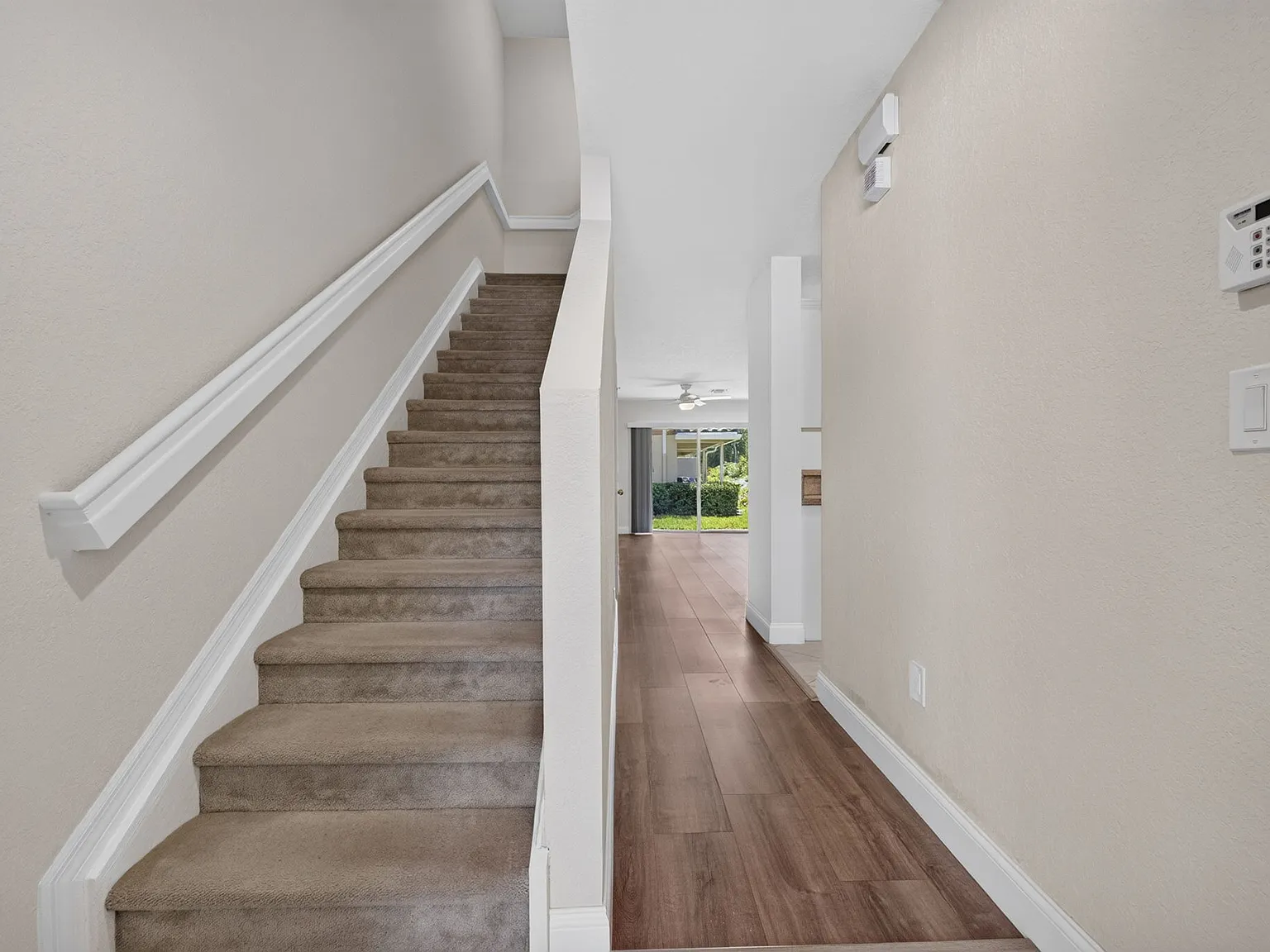 2 bed, 1280 sqft, $2,100 — Photo 3