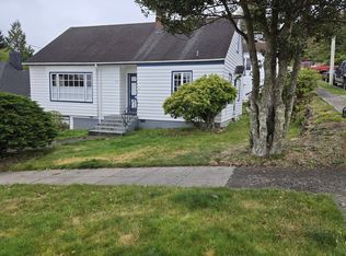 611 Harrison Ave, Astoria, OR 97103