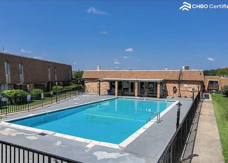 370 Wallace Rd #E4 — Photo 22