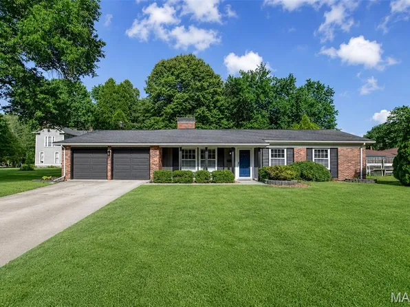 714 Hillsboro Ave, Edwardsville, IL 62025