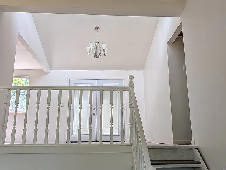 507 Lancelot Dr — Photo 14