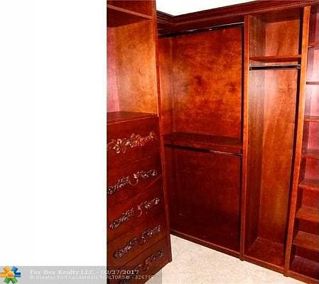 4th image of 2201 SE 18th St APT 310