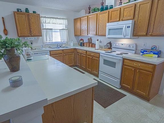 5th image of 16033 Bay Vista Dr