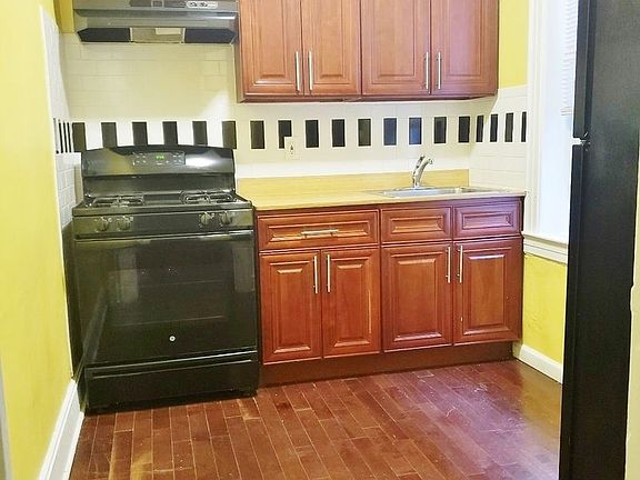 2nd image of 2826 44th St APT 6B