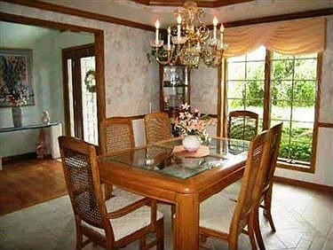 2nd image of 10562 Cambridge Cir