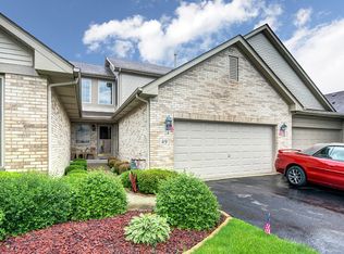 49 Corinth Dr, Tinley Park, IL 60477