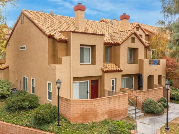 22735 Copper Hill Dr Unit 10, Santa Clarita, CA 91350
