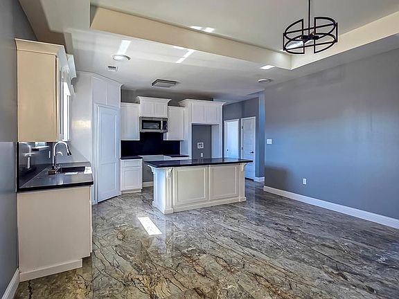 4th image of 2870 Garden View