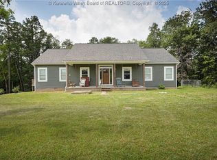 280 Red Knob Rd, Fraziers Bottom, WV 25082