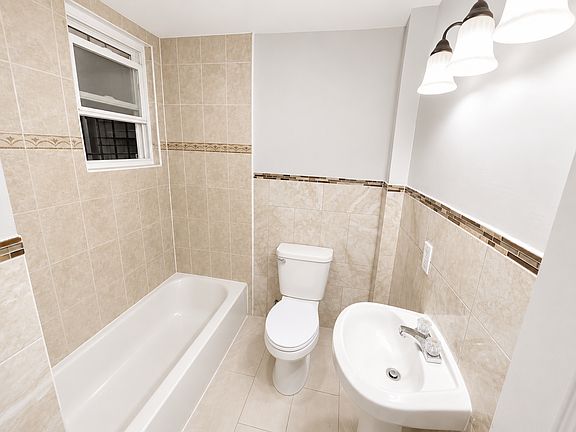 2nd image of 320 S 19th St APT 1