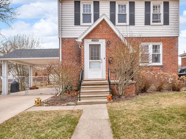22706 Mylls St, Saint Clair Shores, MI 48081