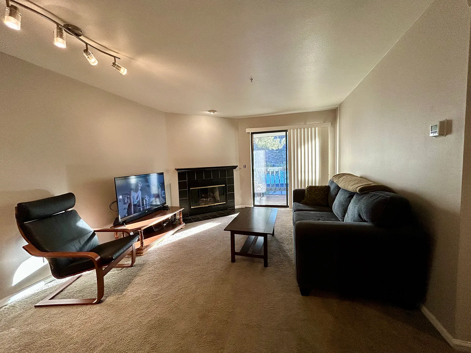 2727 Folsom St — Photo 2