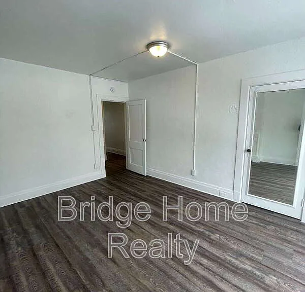 136 S Spring Ave — Photo 29