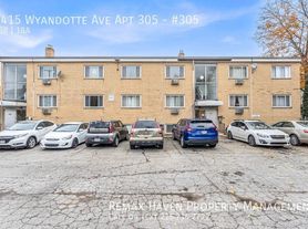 1415 Wyandotte Ave