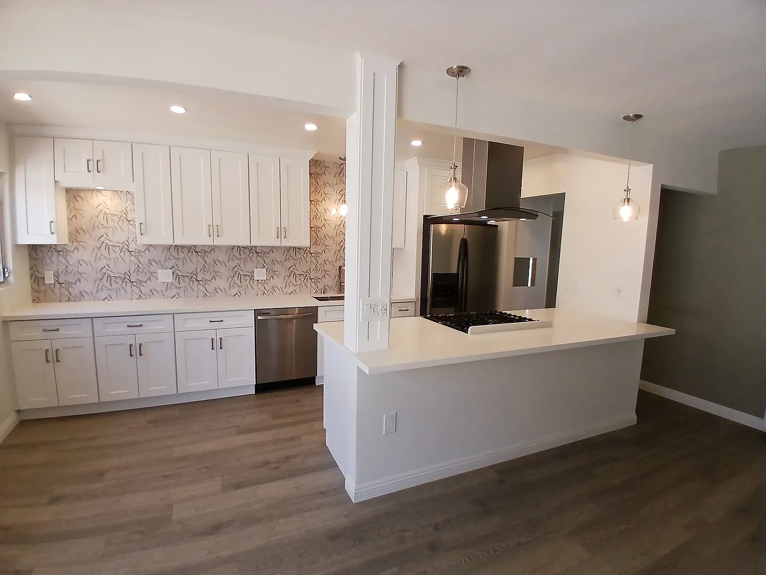 2 bed, 1000 sqft, $2,795 — Photo 3