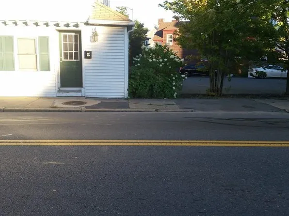 81 Cabot St APT 1F, Beverly, MA 01915