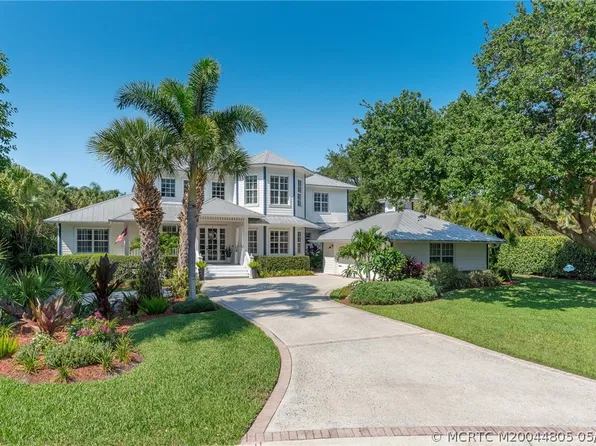 2 Oak Hill Way, Sewalls Pt, FL 34996