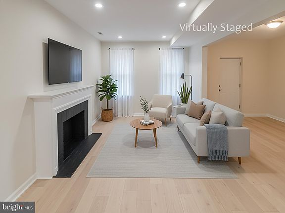 3rd image of 304 Lyndhurst St