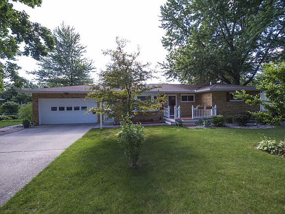 2nd image of 3303 Greenway Dr