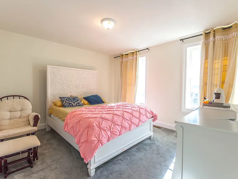 8 Colleen Cir — Photo 16