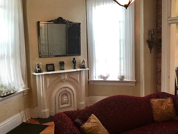 4th image of 1033 Russell St Floor 1