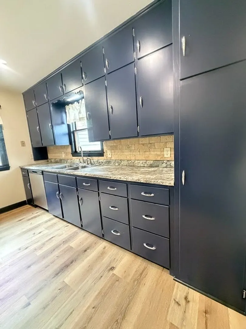Beautifully Updated 3-Bedroom Home on the North Side — Photo 3
