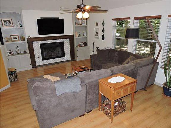 2nd image of 1415 Laurel Glen Blvd