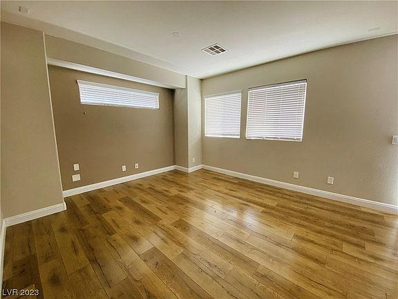4th image of 9257 Weeping Hollow Ave