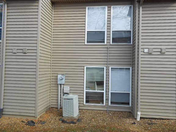2nd image of 1444 Bradley Dr